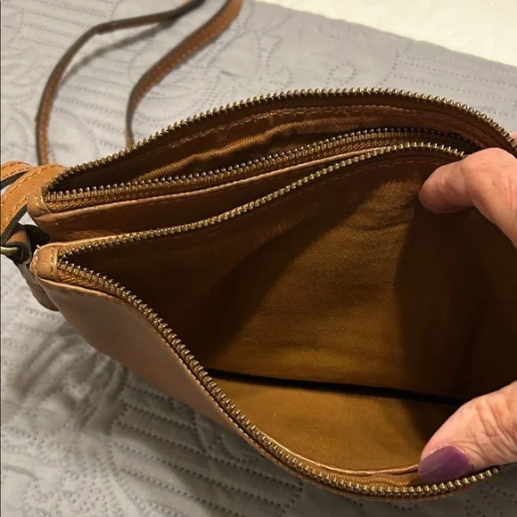 Chic Brown Leather Crossbody Bag - Picture 7 of 8